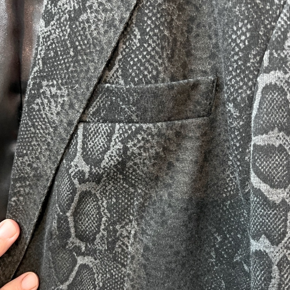 Zara Men’s slim fit snake print blazer, size XL - 42R - Picture 8 of 9